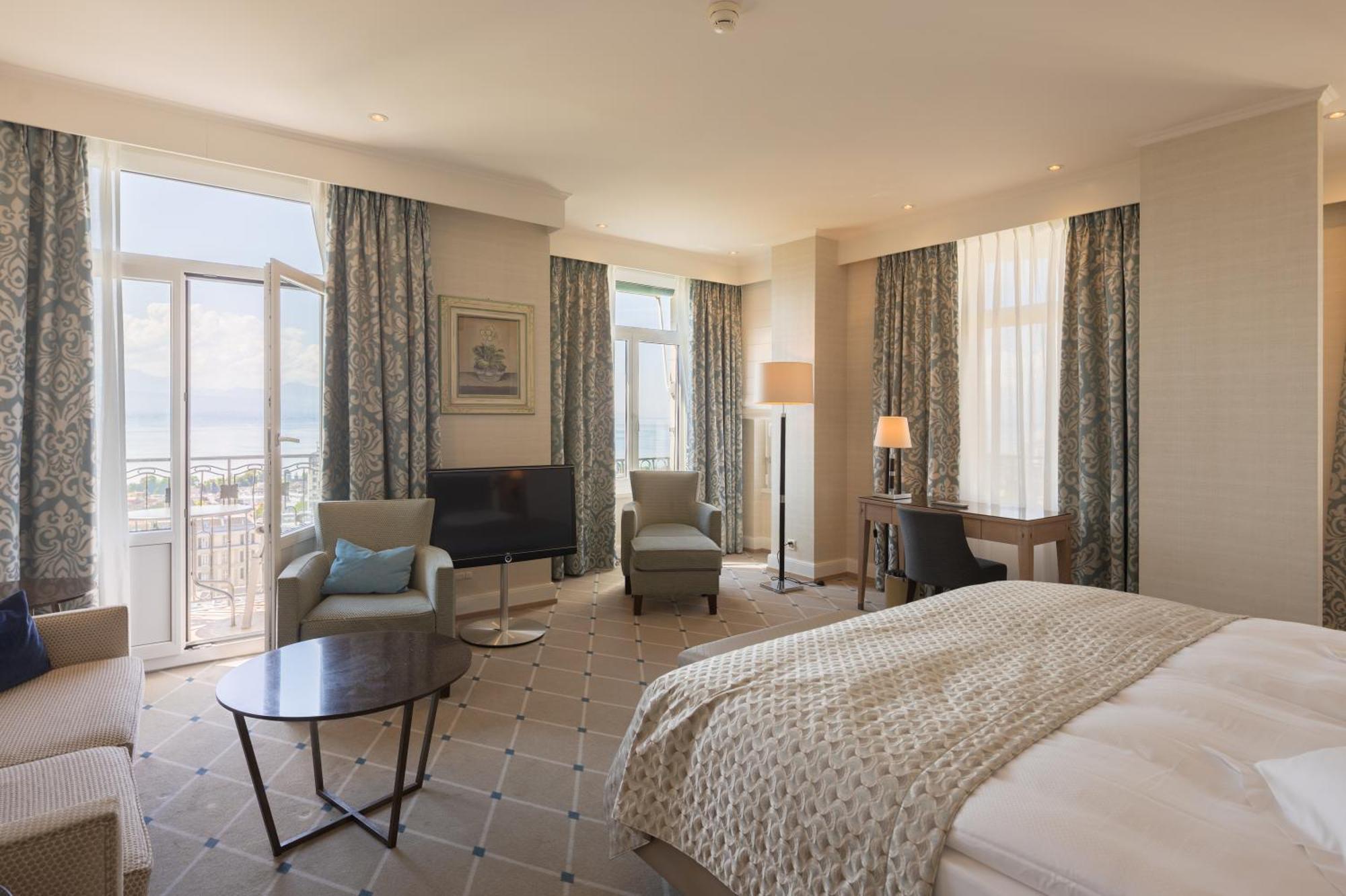 Executive Suite,1683806177:JPEG