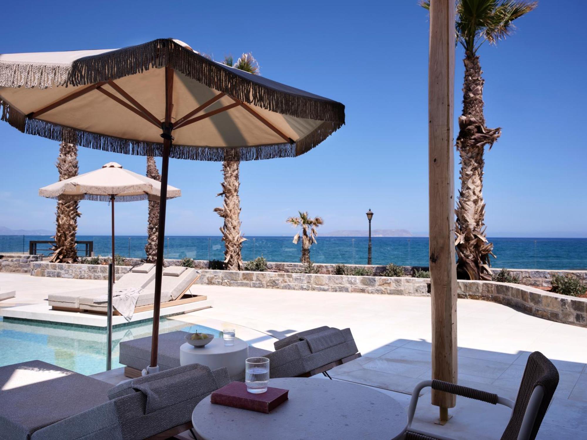 Luxe Room Swim Up
