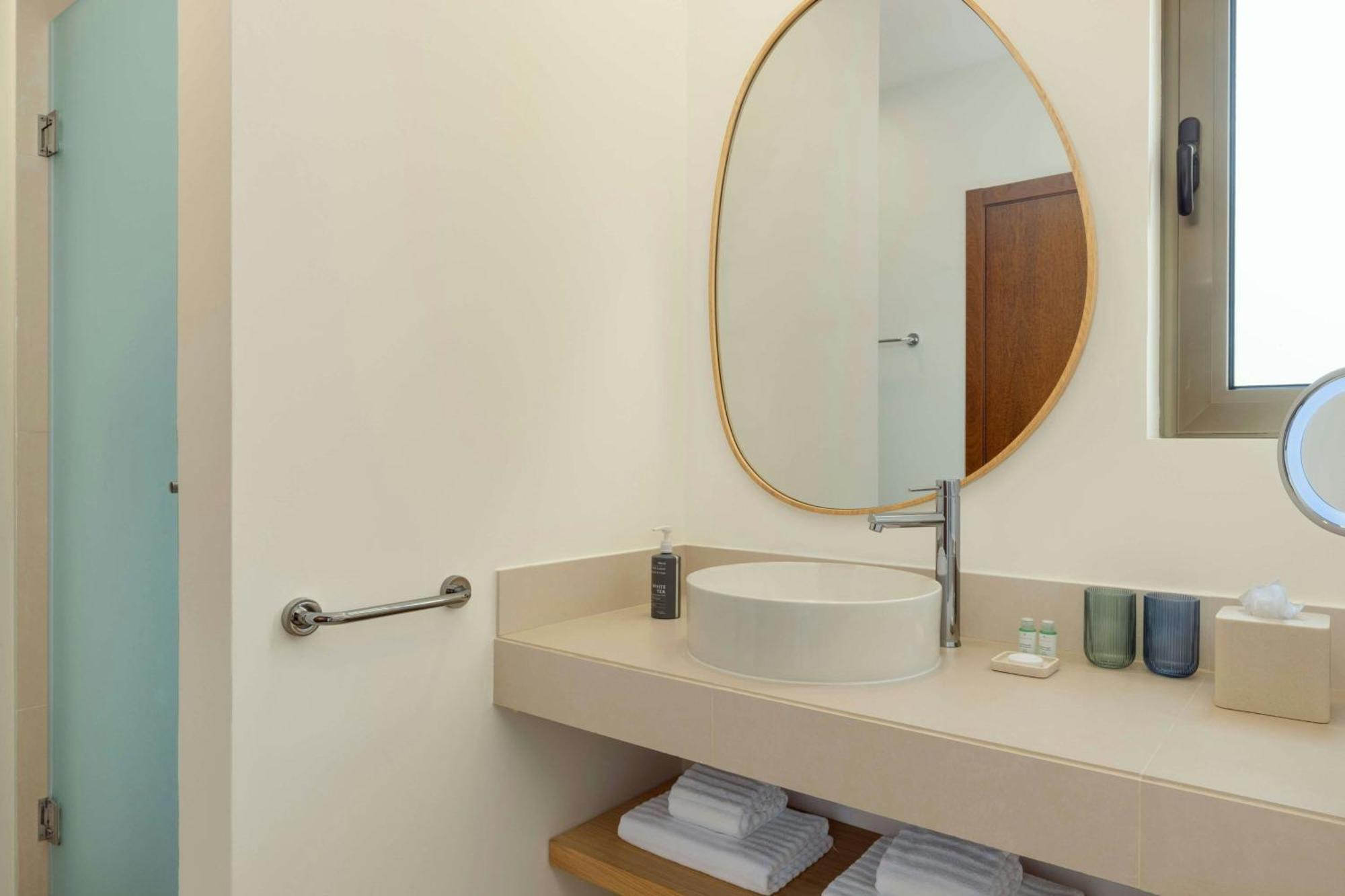 Deluxe Twin Room Balcony