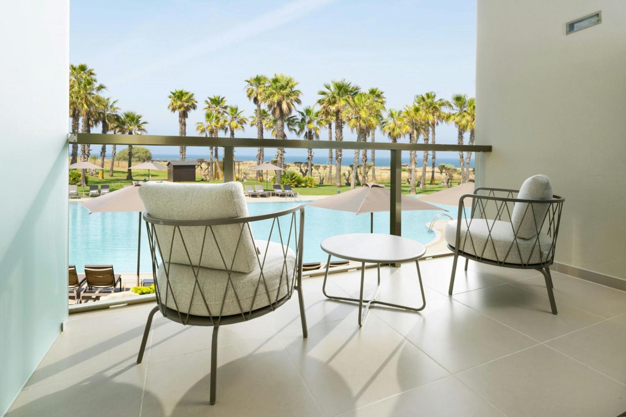 Double King Room Pool View