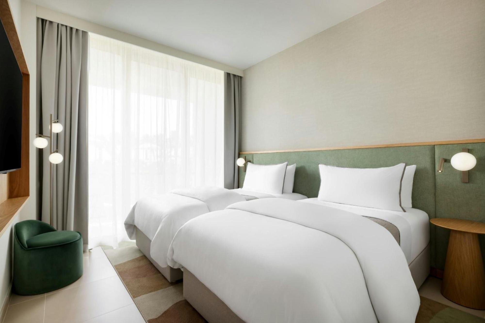 Deluxe Twin Room Balcony
