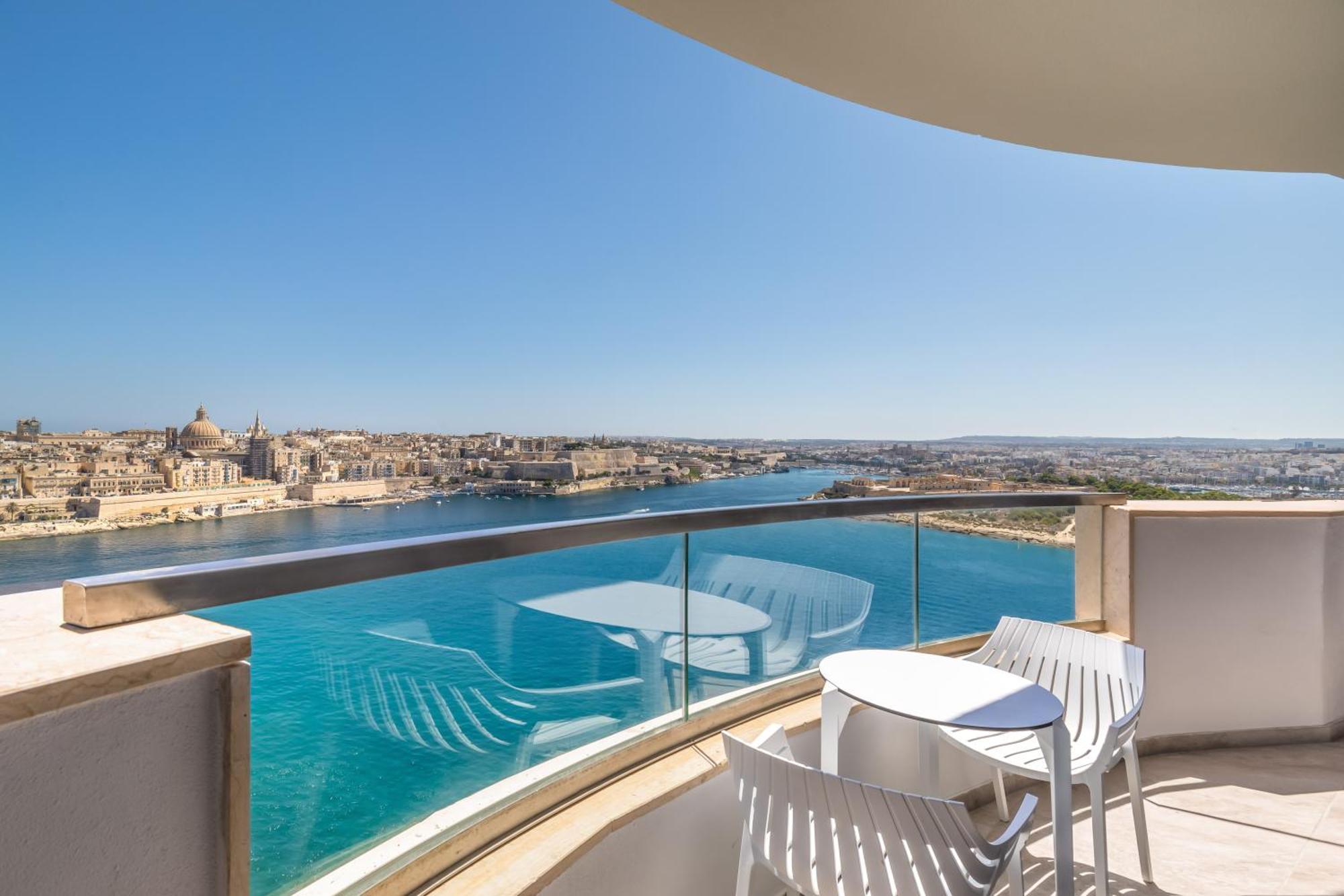 Junior Suite Fronte Mare con Terrazza e Vasca Idromassaggio