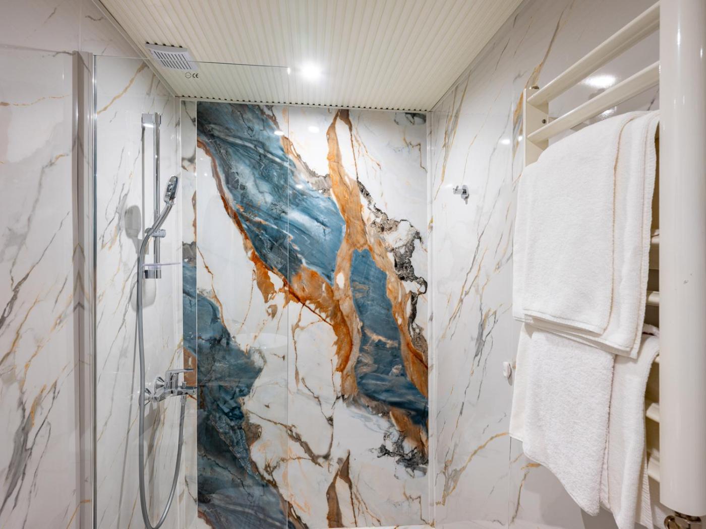 Superior One-Bedroom Apartment with Balcony
