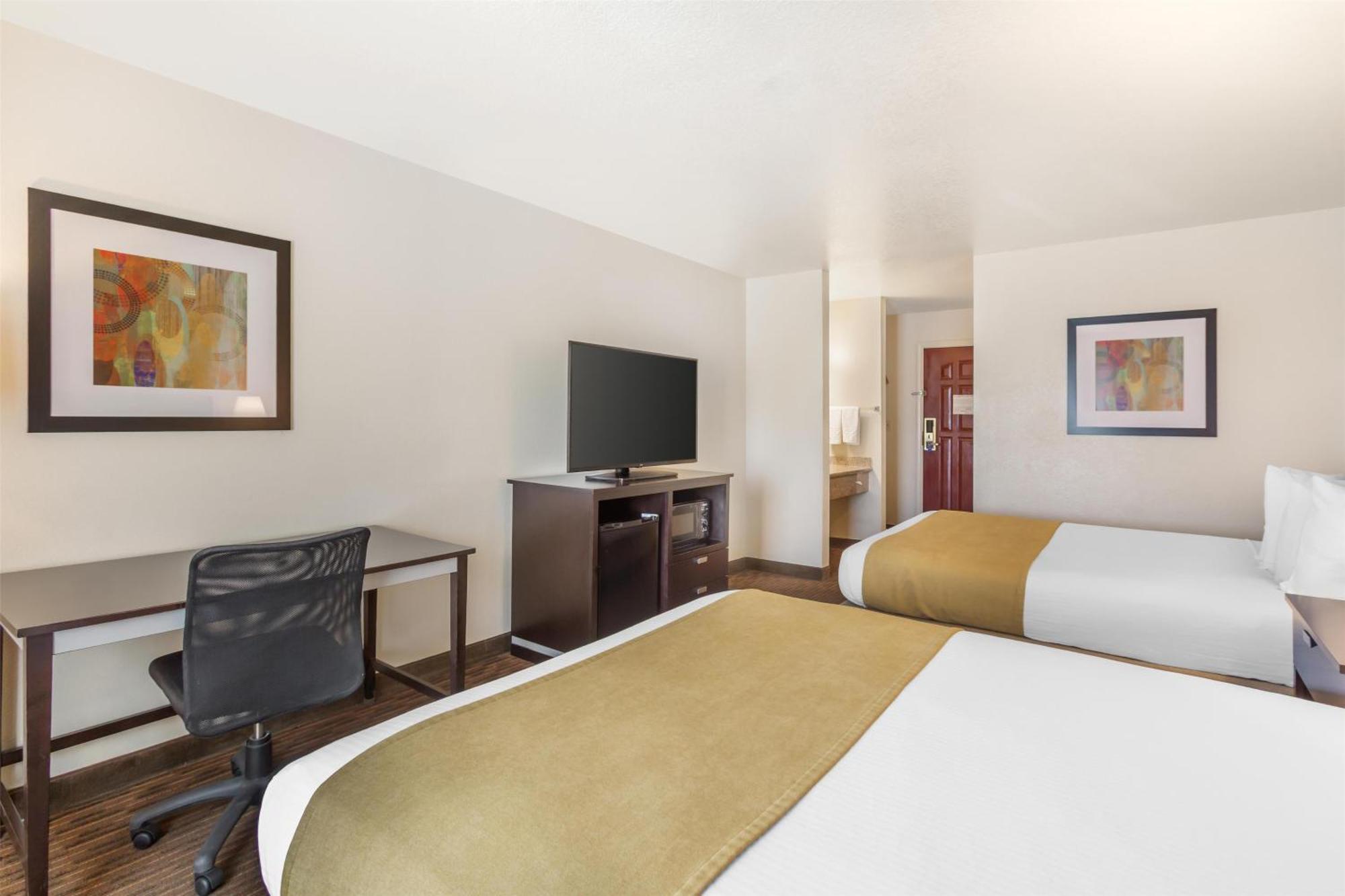Queen Room with Two Queen Beds - Non-Smoking