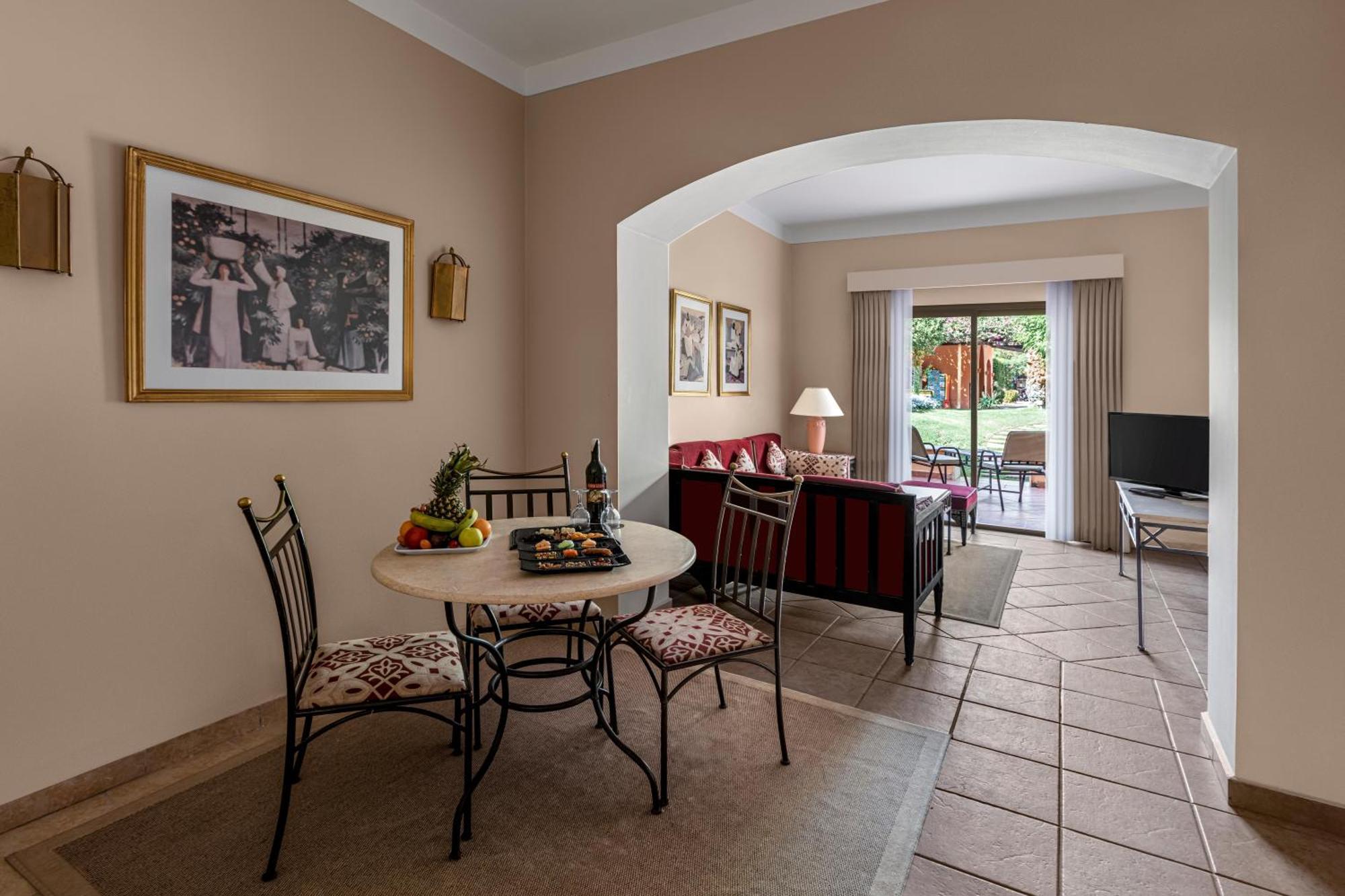 One-Bedroom Apartment Twin beds Garden View,1694539264:JPEG