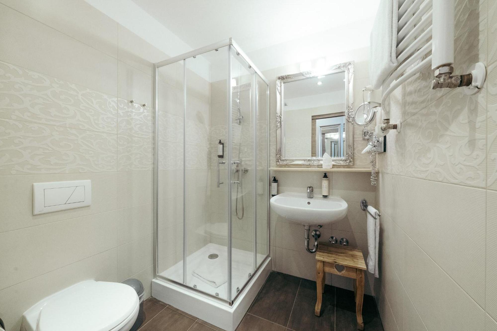 Deluxe Doppelzimmer mit seitlichem Meerblick