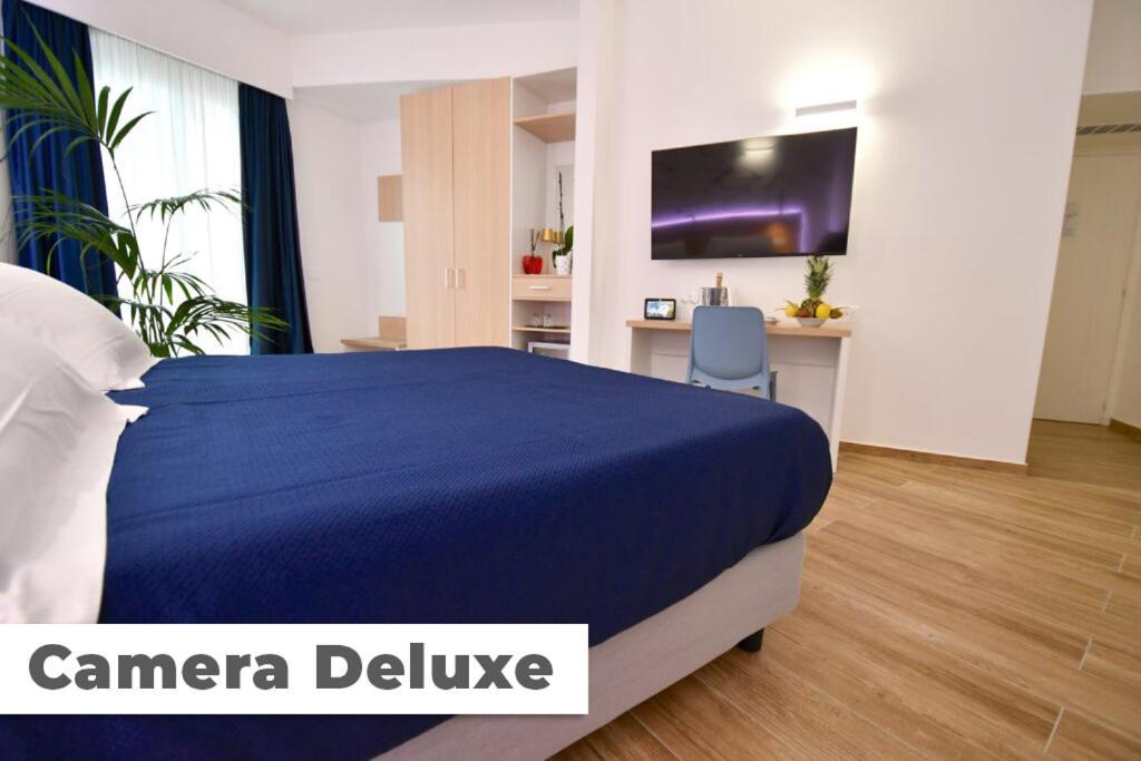 Deluxe Room,1695849751:JPEG