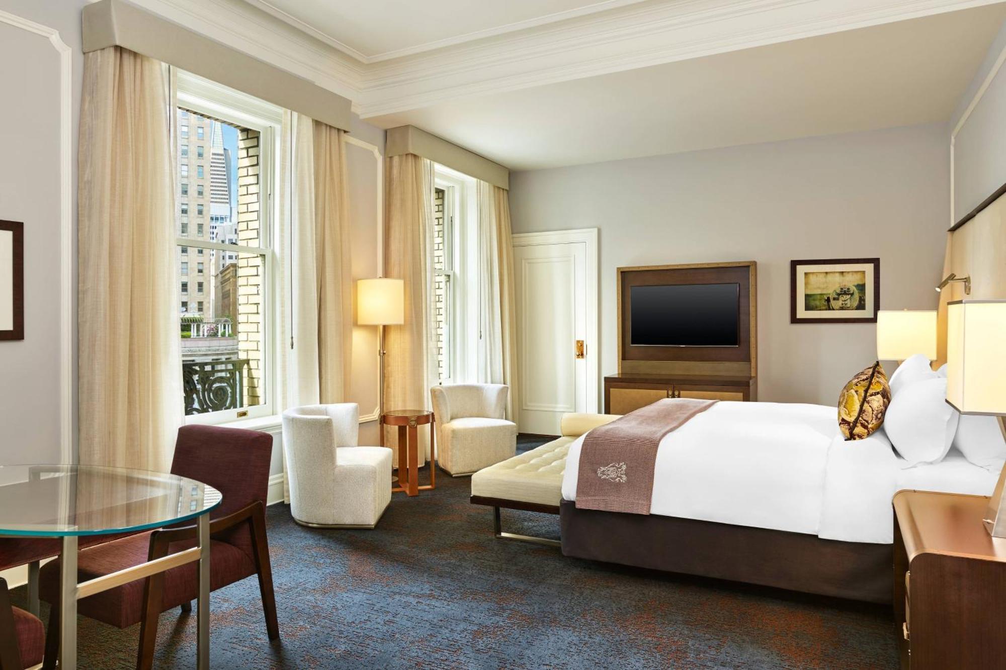 Grand Deluxe Room Larger Guest room 1 King City view