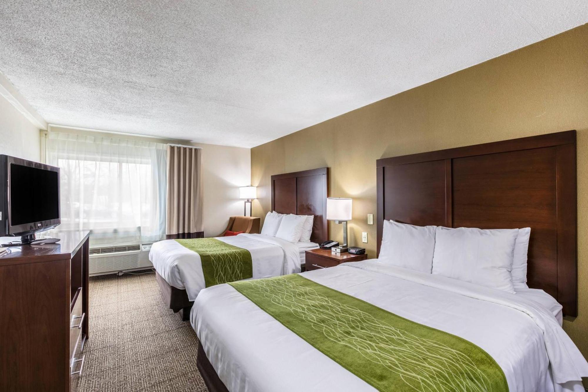 Queen Room with Two Queen Beds - Accessible/Non-Smoking