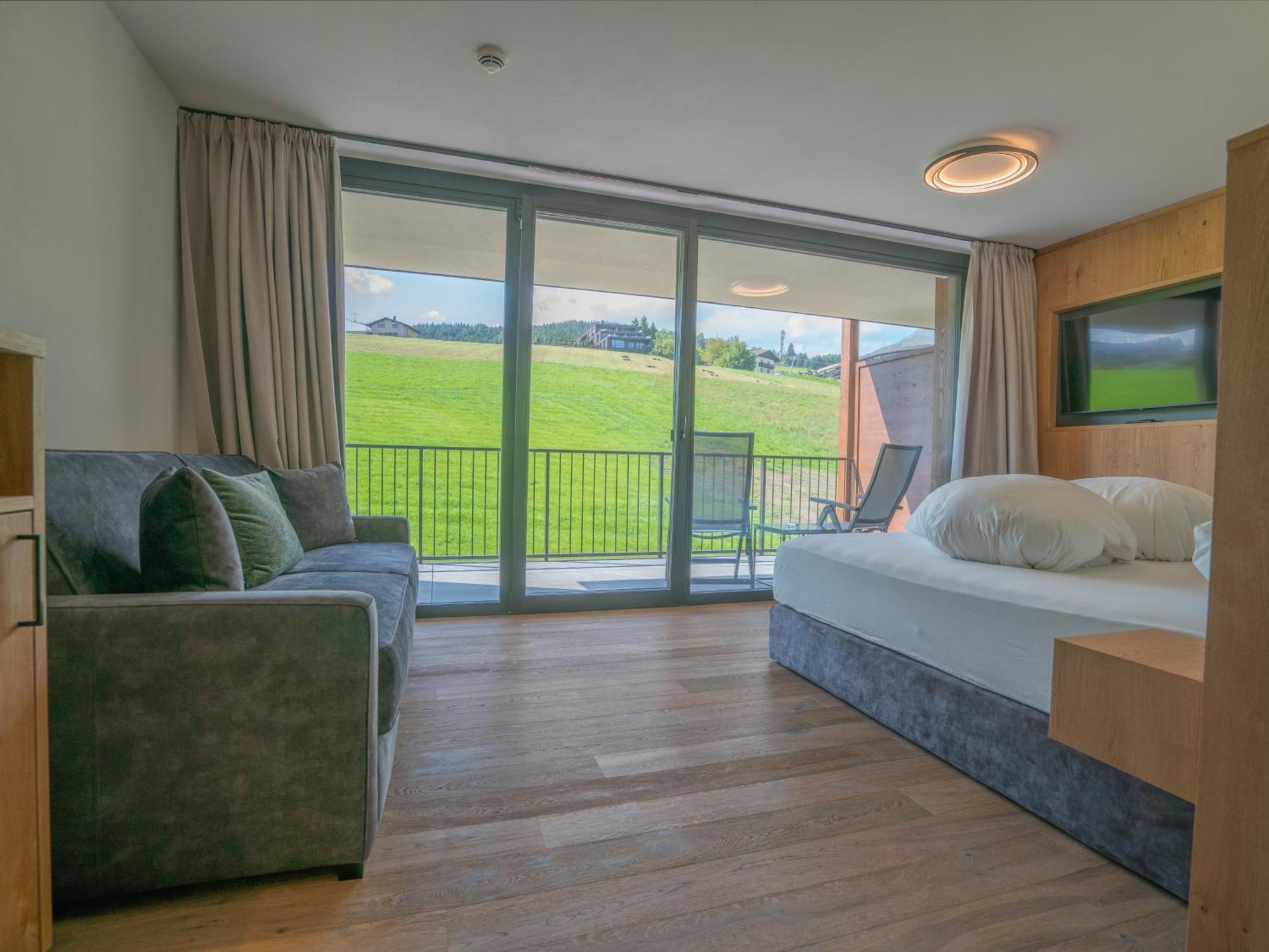 Deluxe Suite,1697942728:JPEG