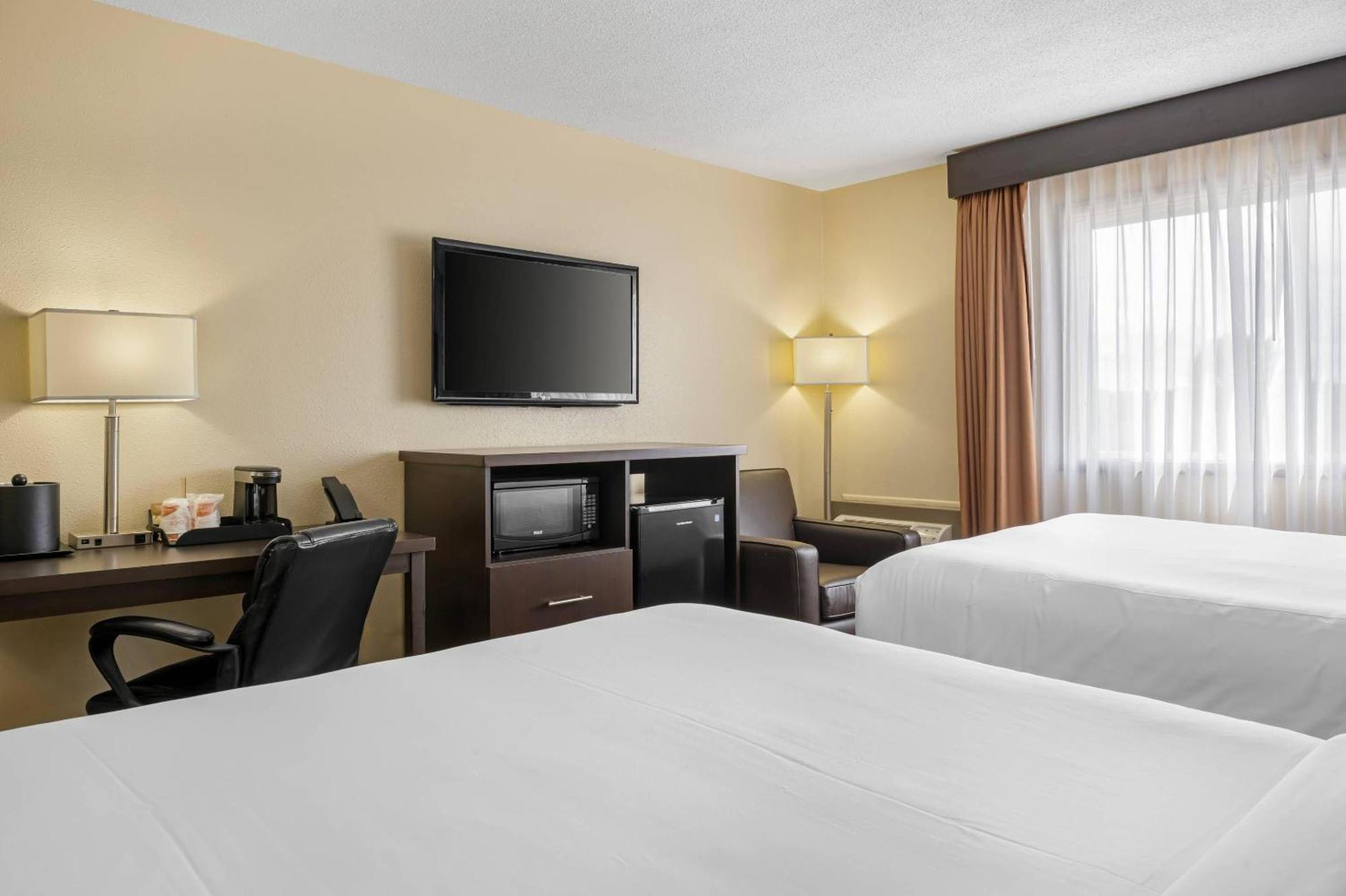 Queen Room with Two Queen Beds - Non-Smoking