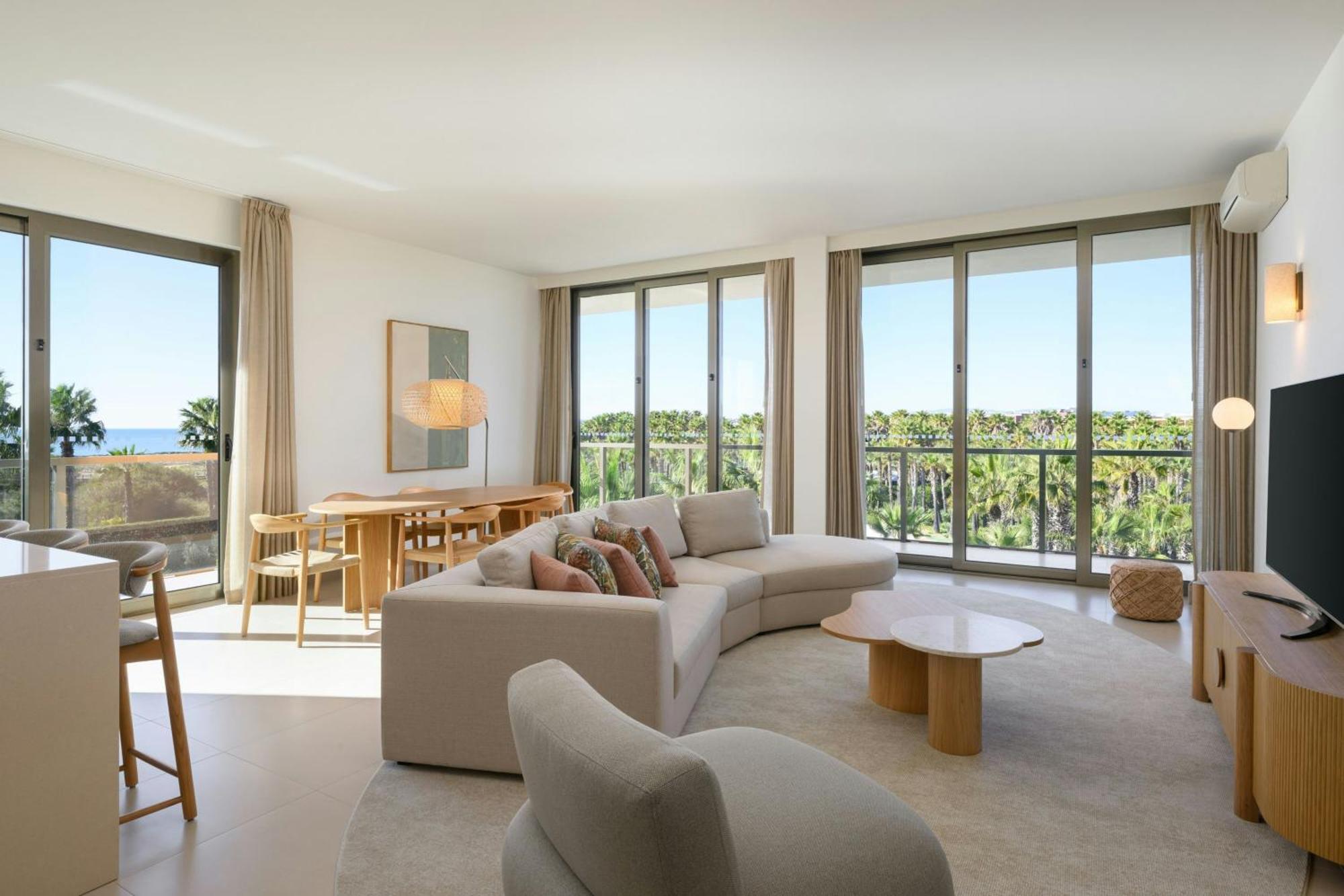 Suite met 3 Slaapkamers en Balkon - Uitzicht op Zee