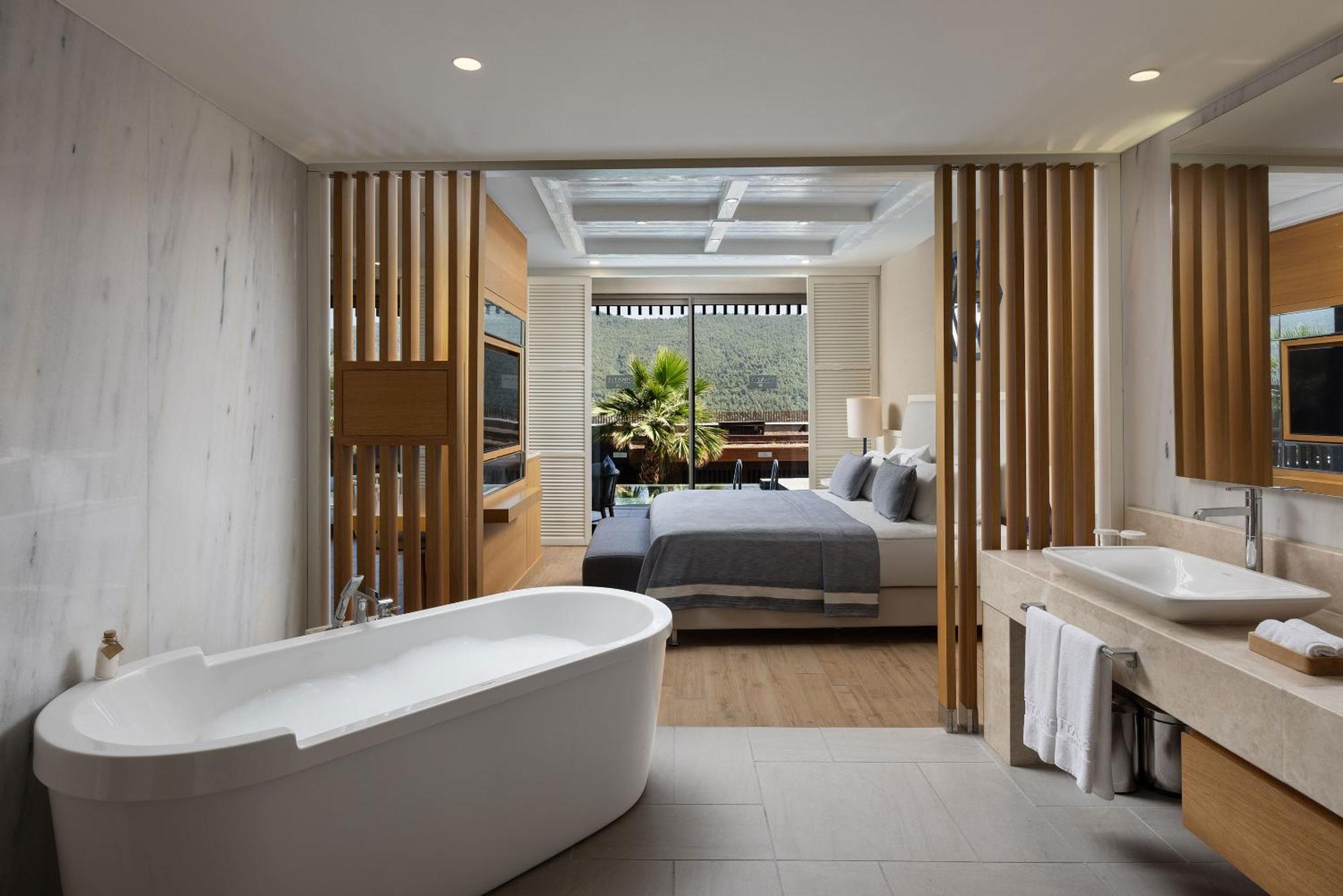 Swim-Up Deluxe Room,1698165291:JPEG