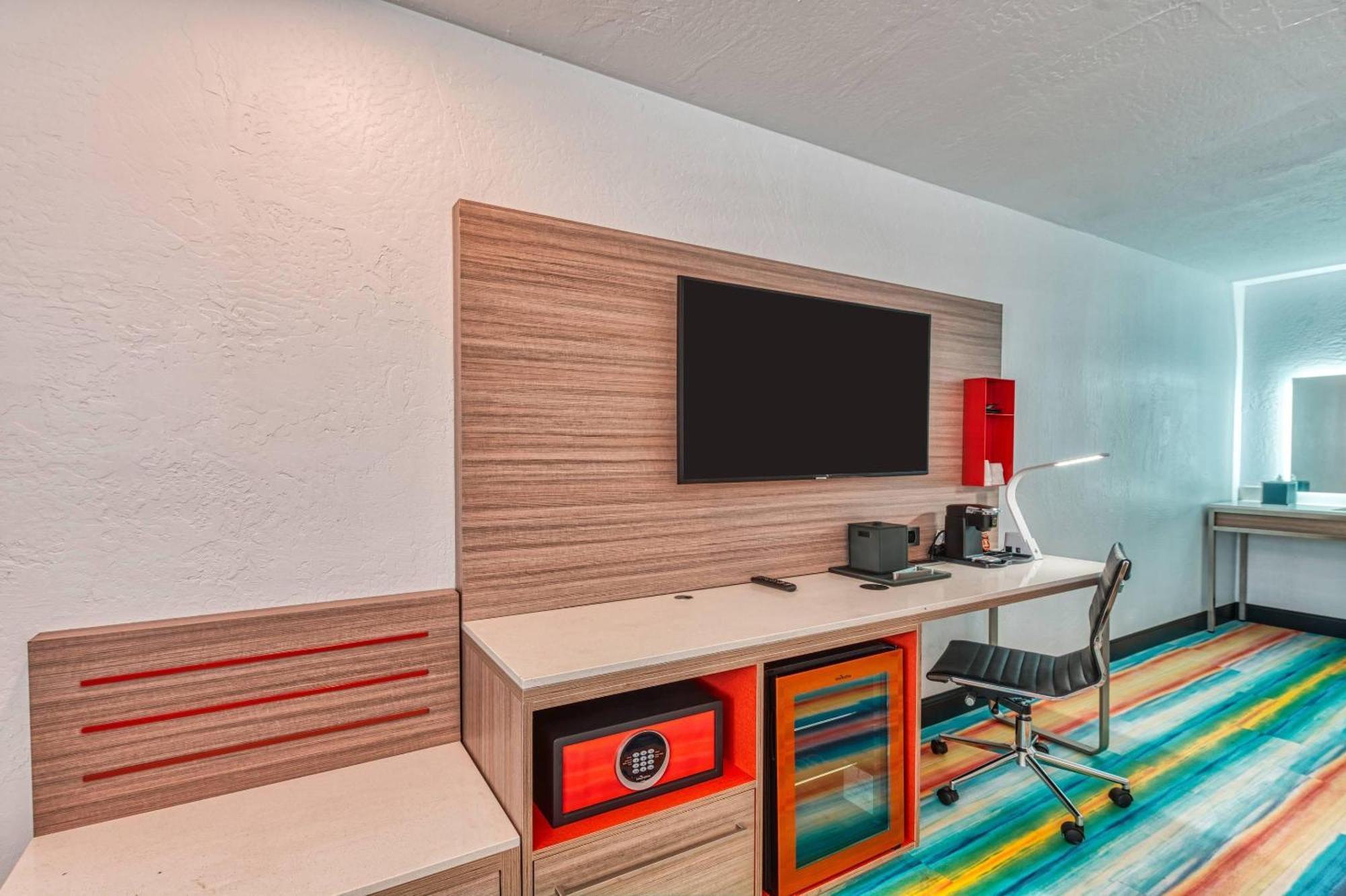 King Room - Accessible/Non Smoking