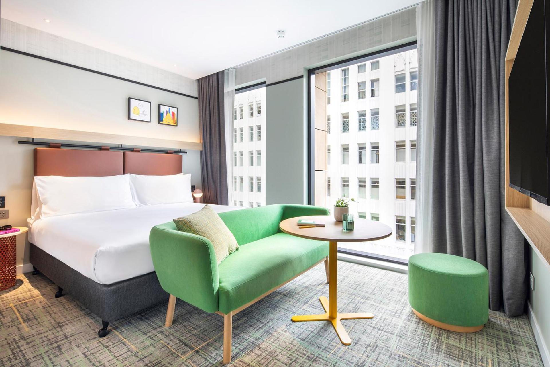 Standard King Room with City View