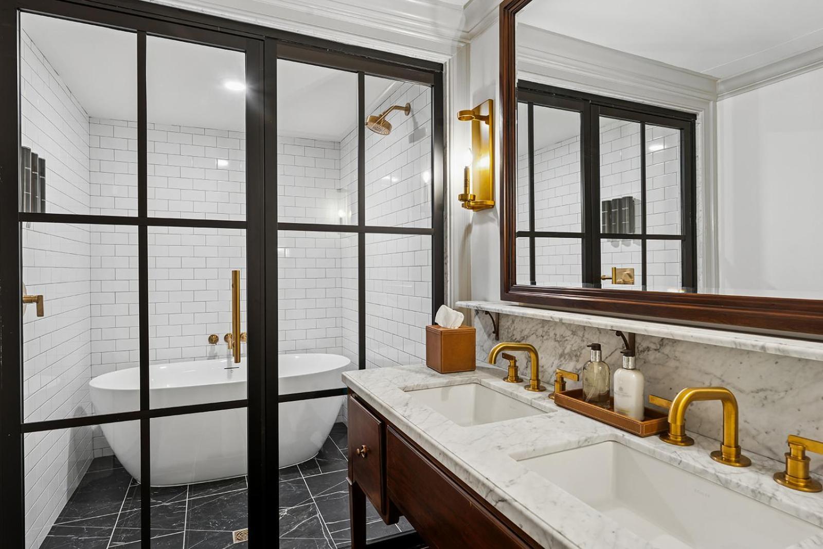 Classic King Suite