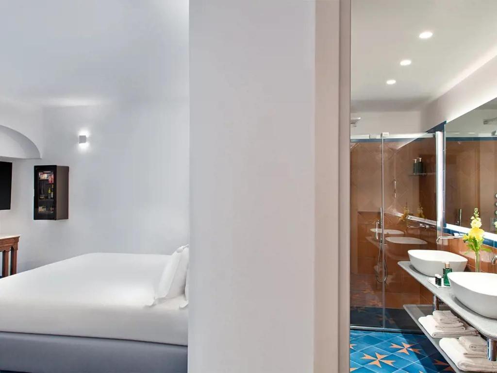 Deluxe Double Room Balcony Sea View,1703547640:JPEG