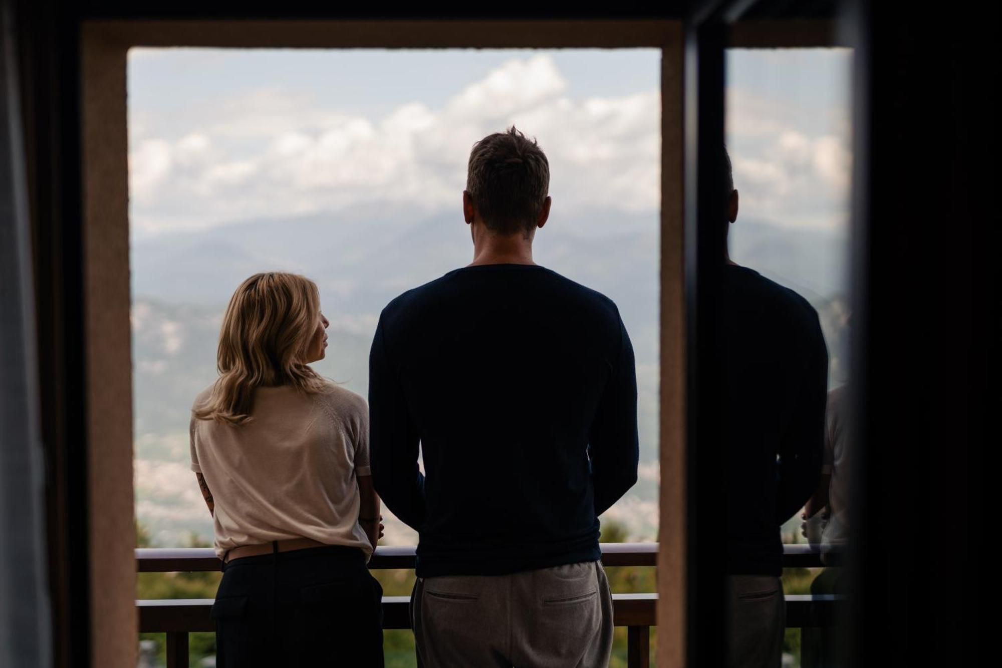 Family room panoramic view balcony