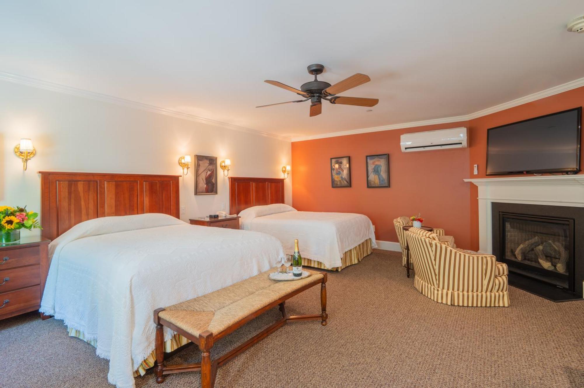 Deluxe Quadruple Room