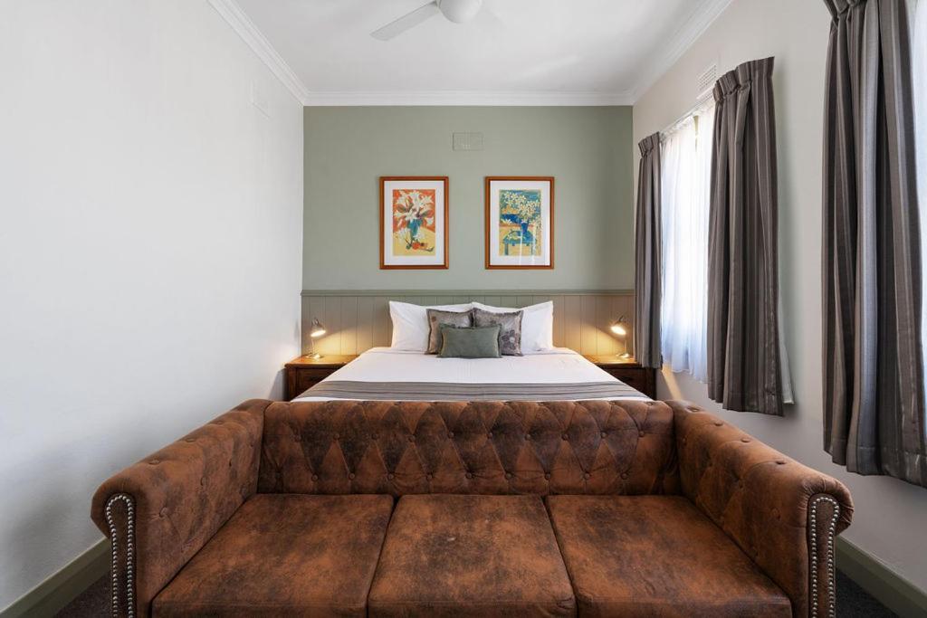 Heritage Executive (King+Single) Room