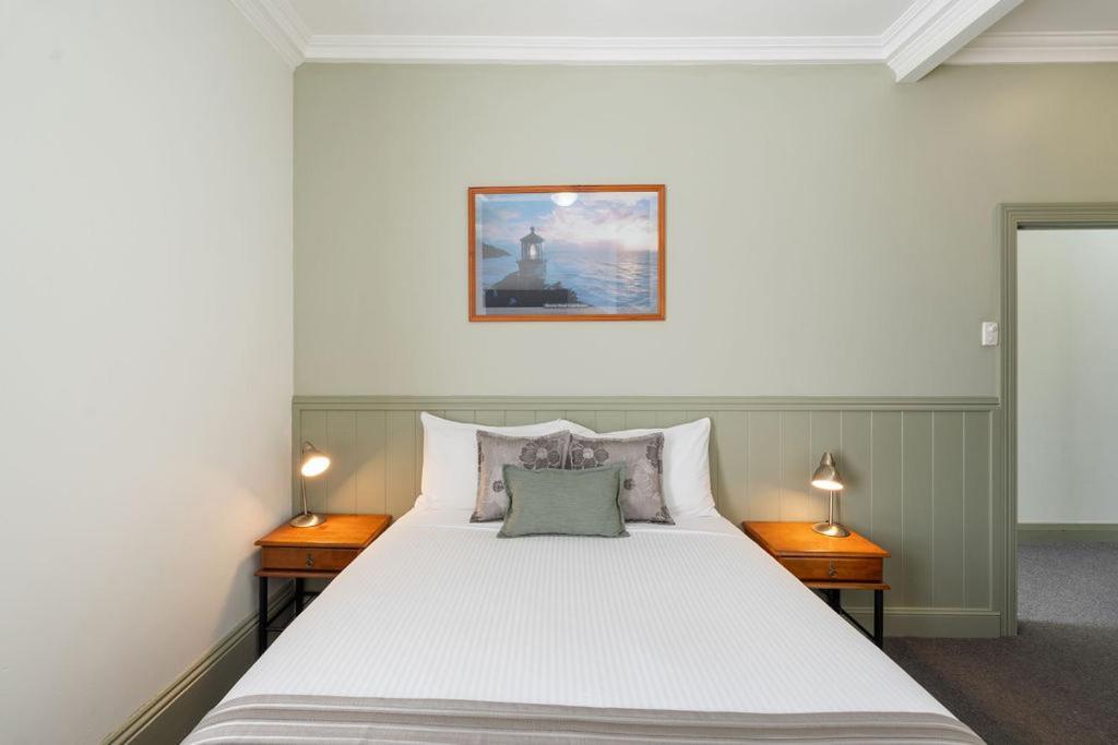 Heritage Queen Room