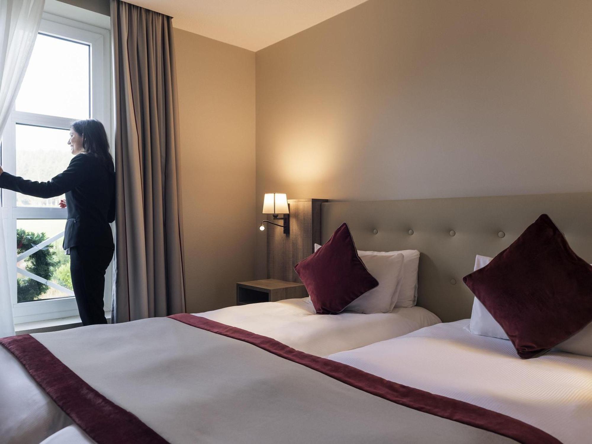 Classic Double or Twin Room Single Bed or Sofa Bed,1729980152:JPEG