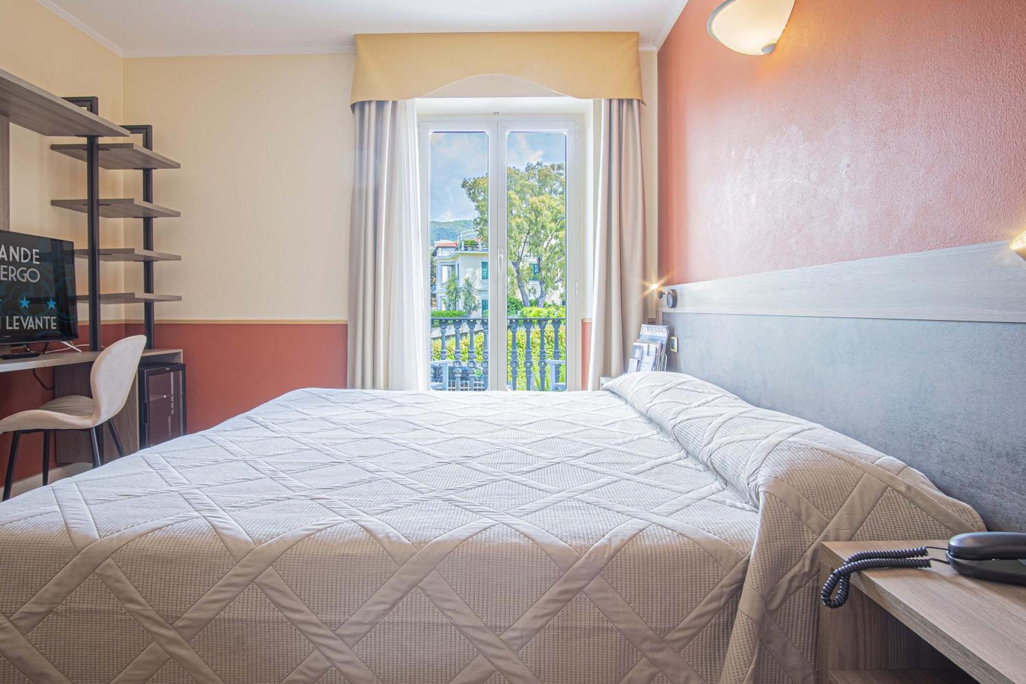 Deluxe Triple Room Sea View