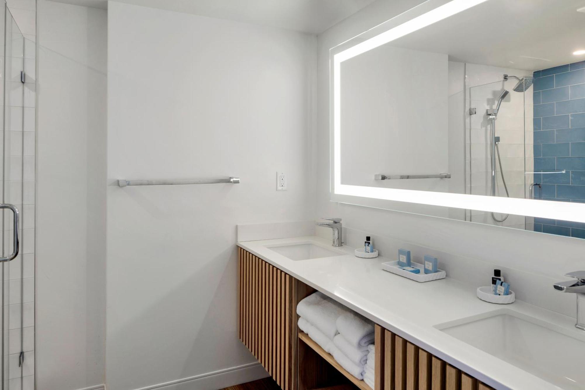 King Suite with Oceanfront View