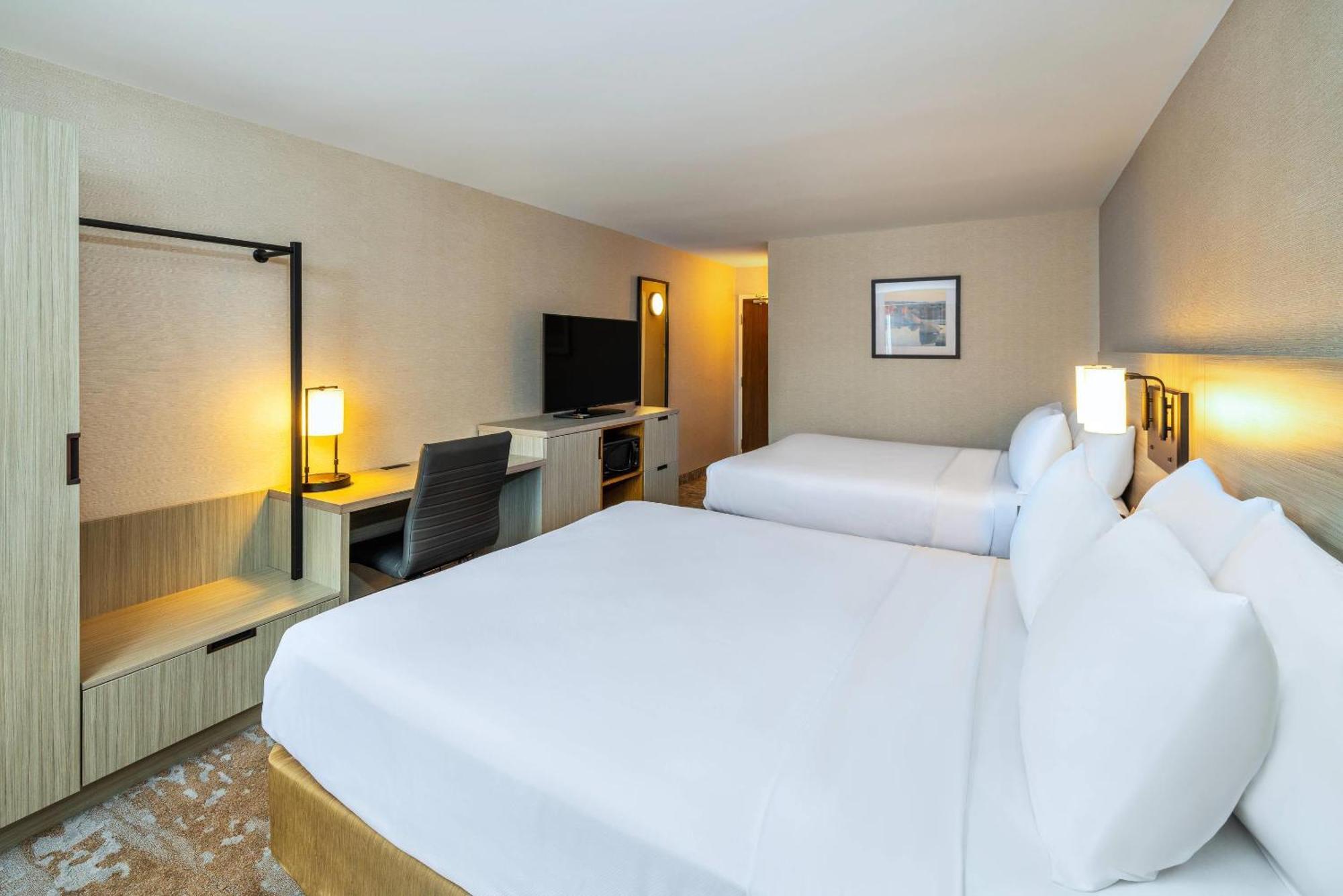 Queen Room with Two Queen Beds - Non-Smoking