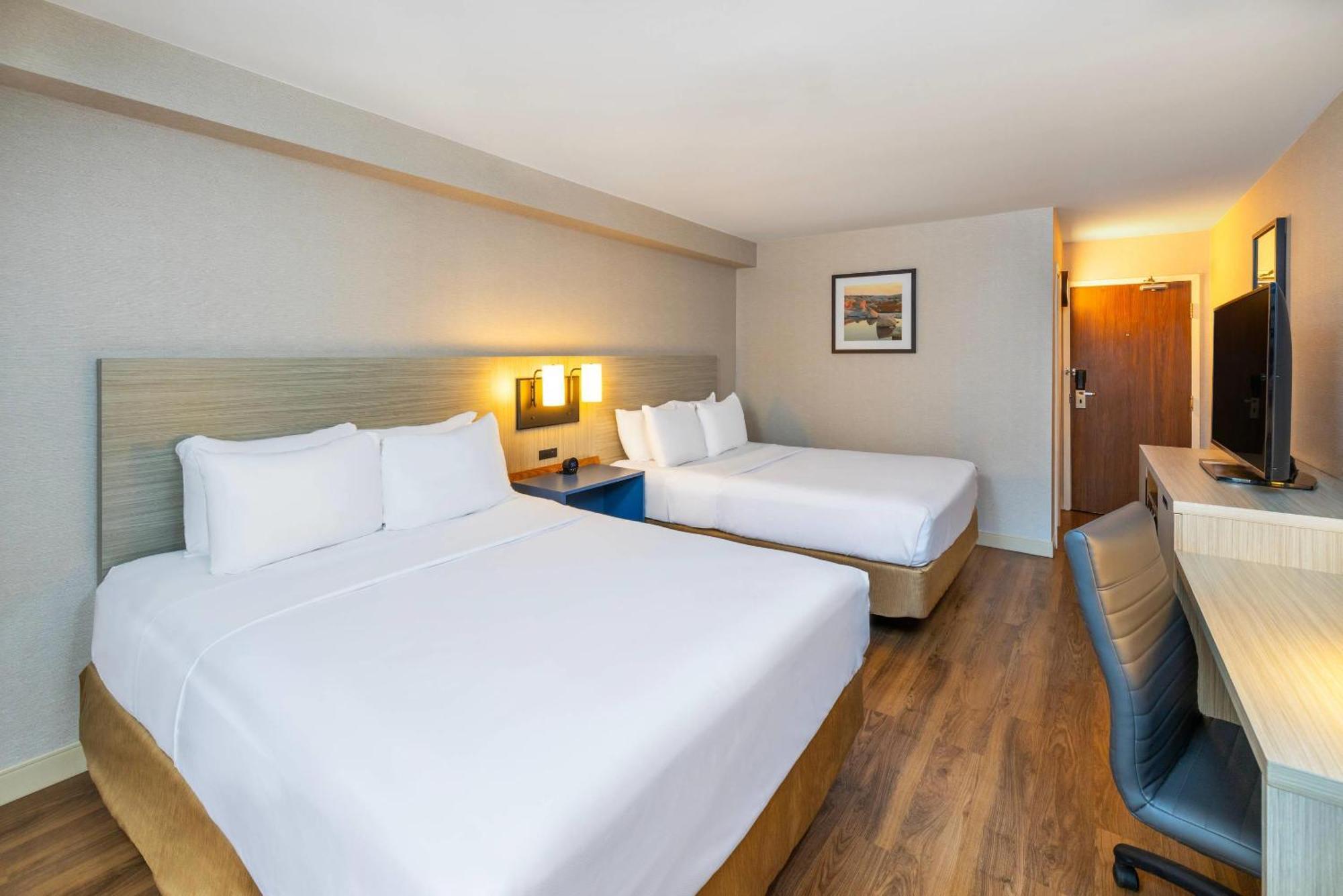 Superior Queen Room with Two Queen Beds - Non-Smoking