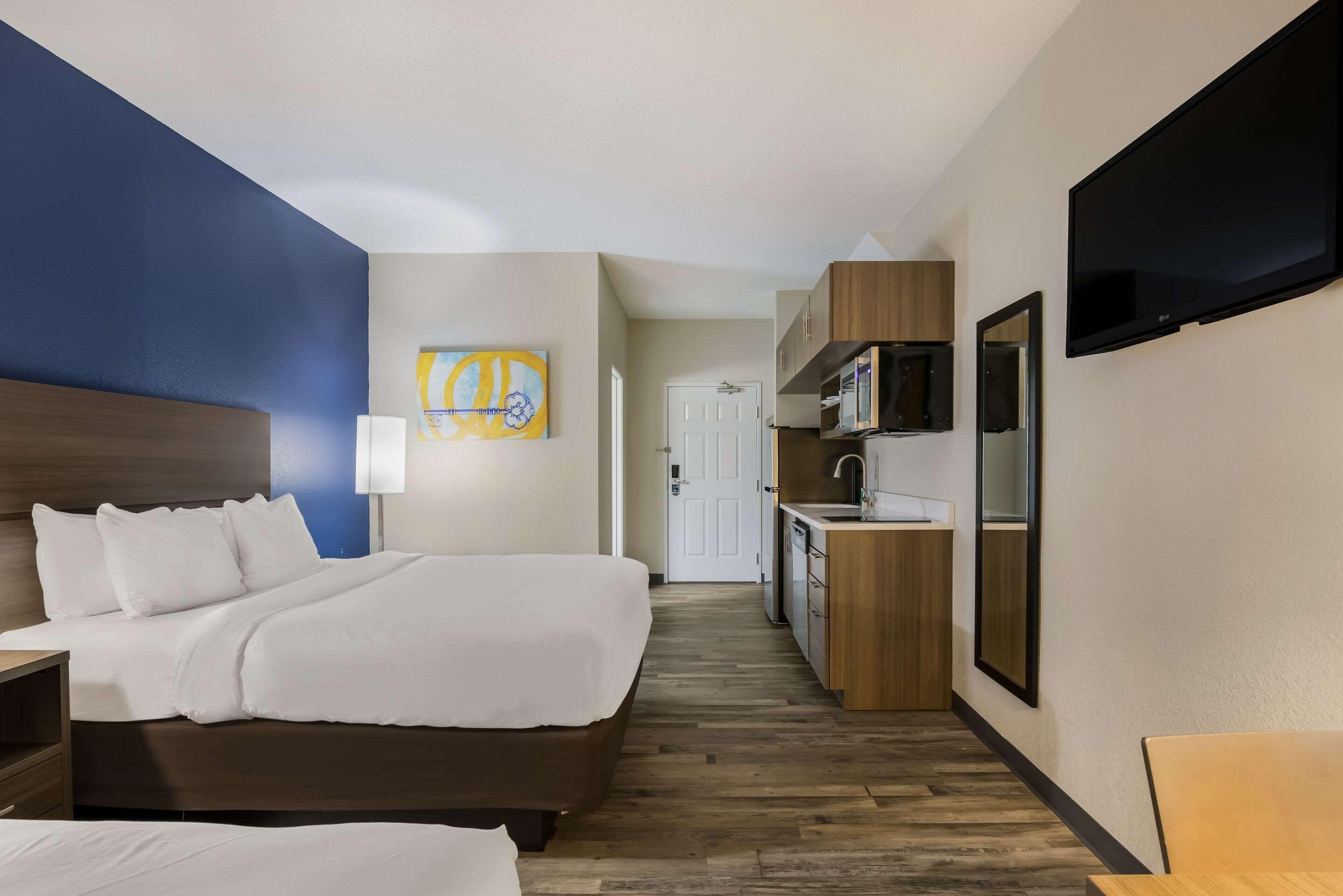 Efficiency Queen Suite Two Queen Beds Non Smoking