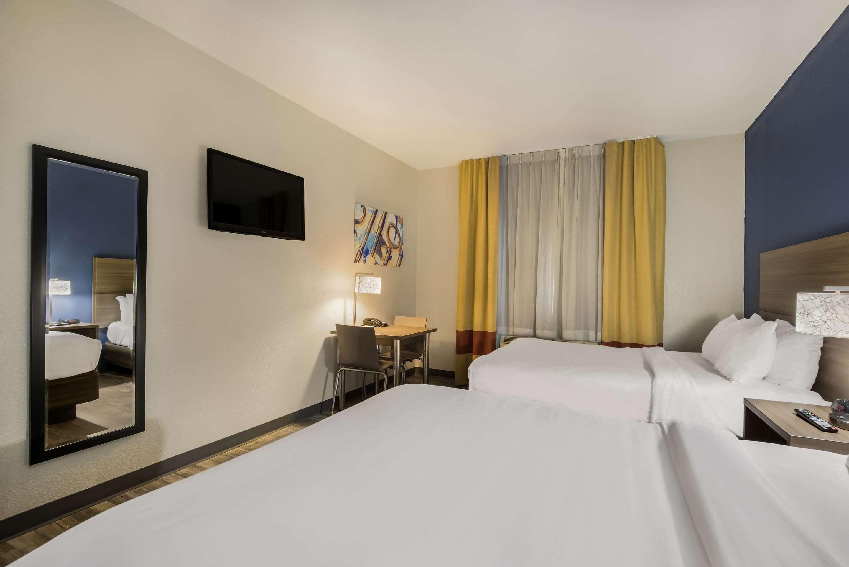 Efficiency Queen Suite Two Queen Beds Non Smoking