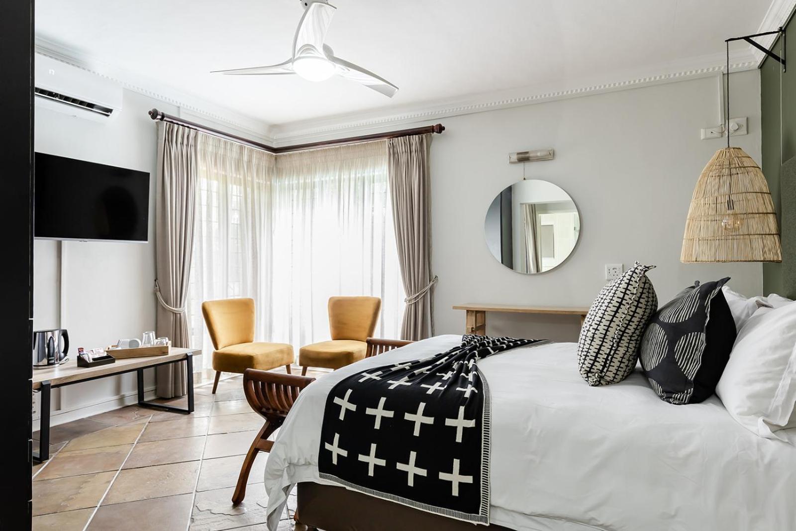 Luxury Queen Room