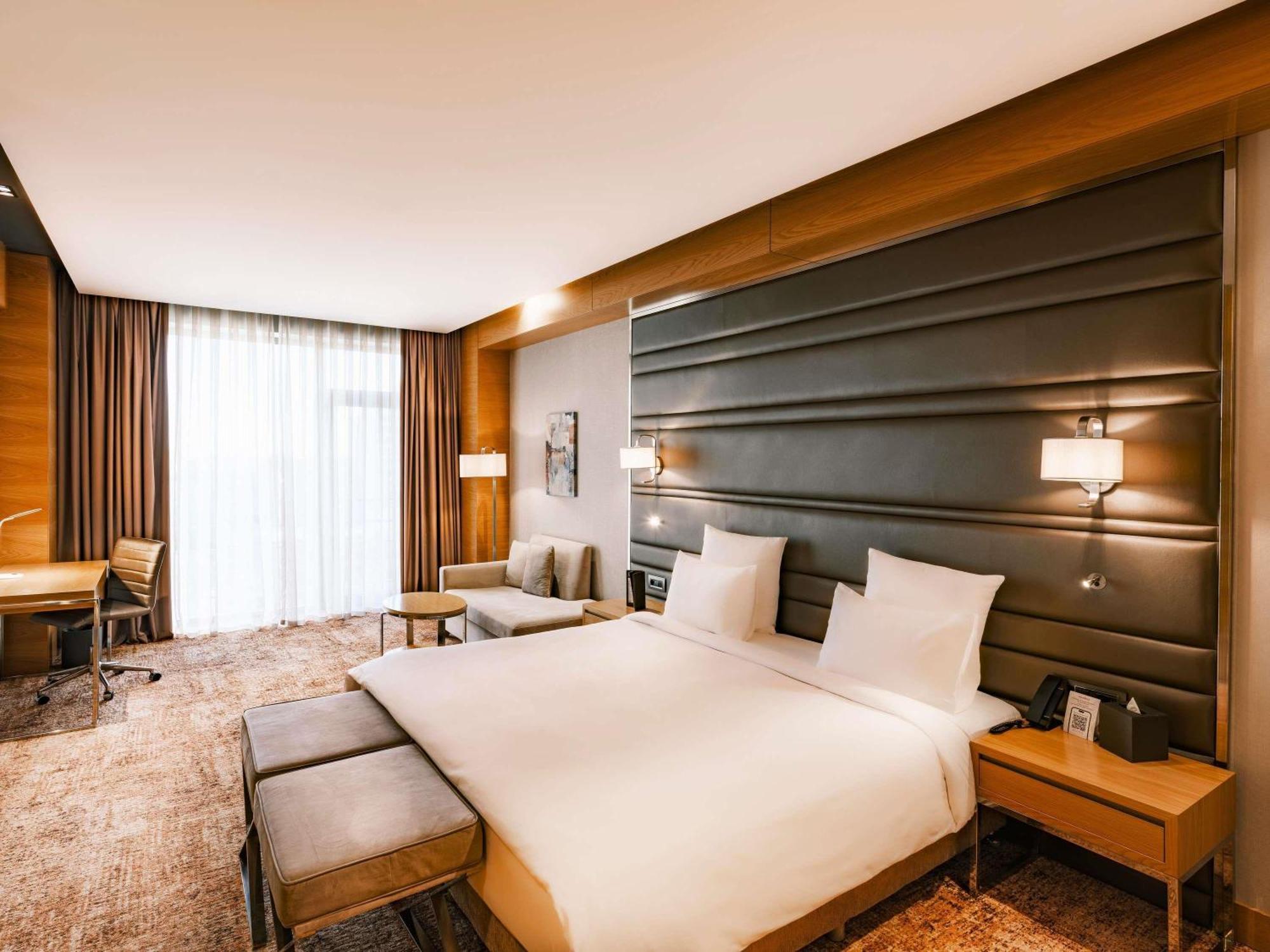 Deluxe King Room