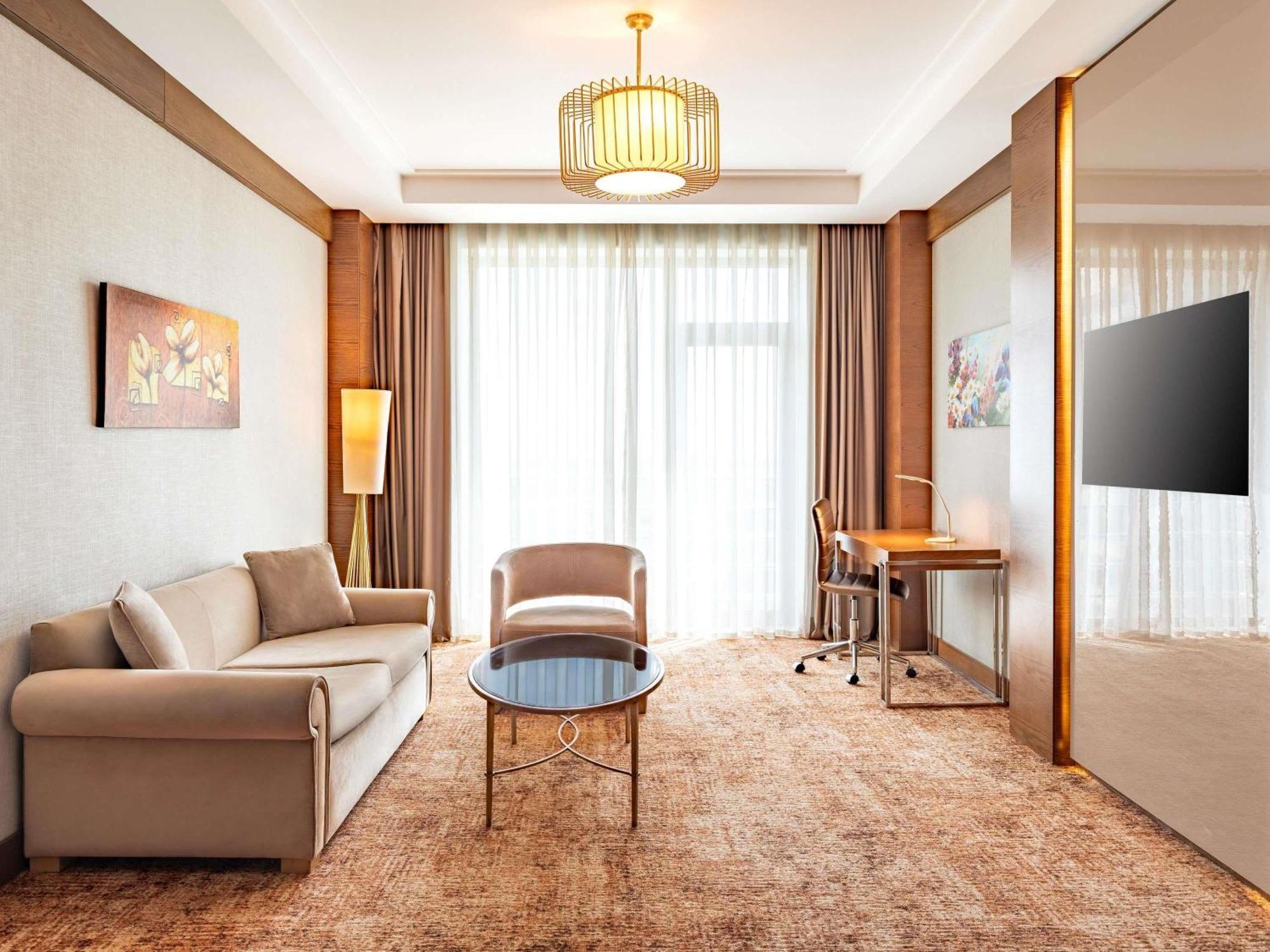 Executive King Suite with Sofa
