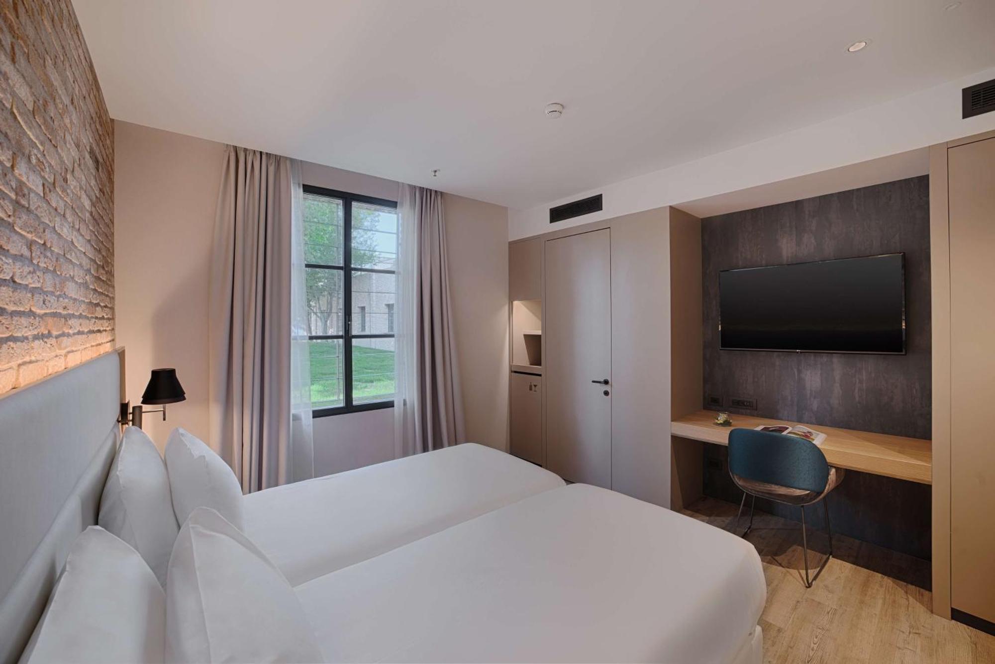 Superior Double or Twin Room Park View,1707019209:JPEG