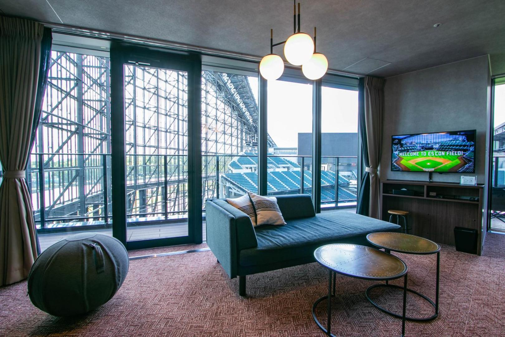 field view - suite