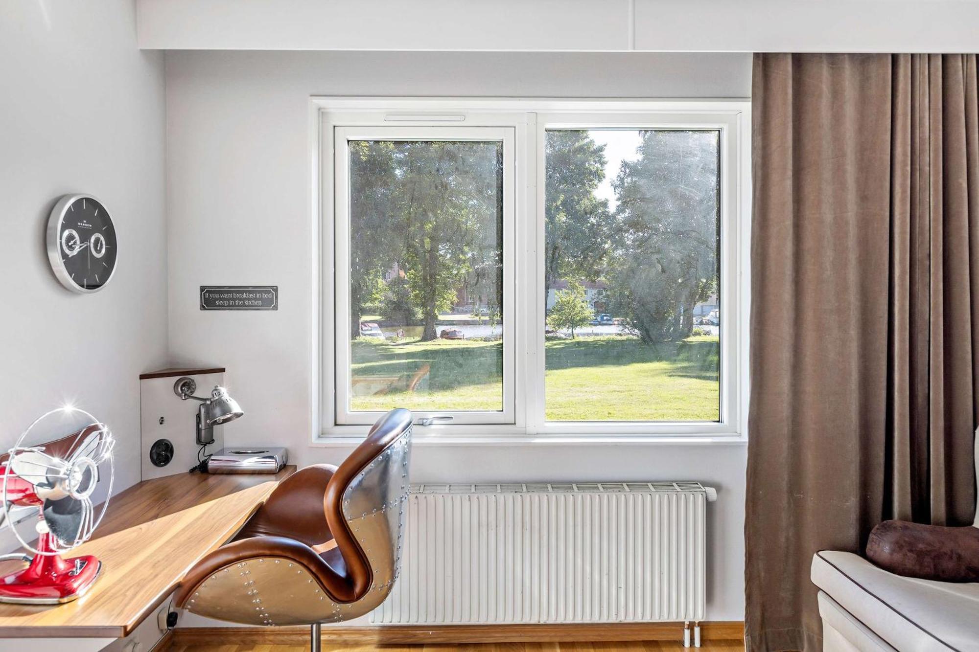 Standard Twin Room Lake View