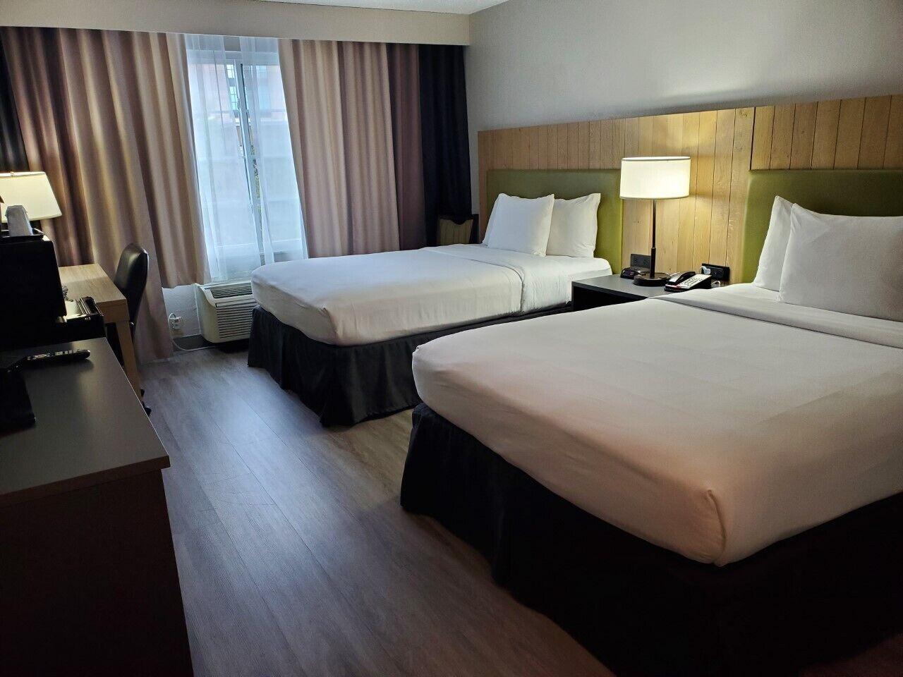 One-Bedroom Suite Two Queen Beds Non-Smoking