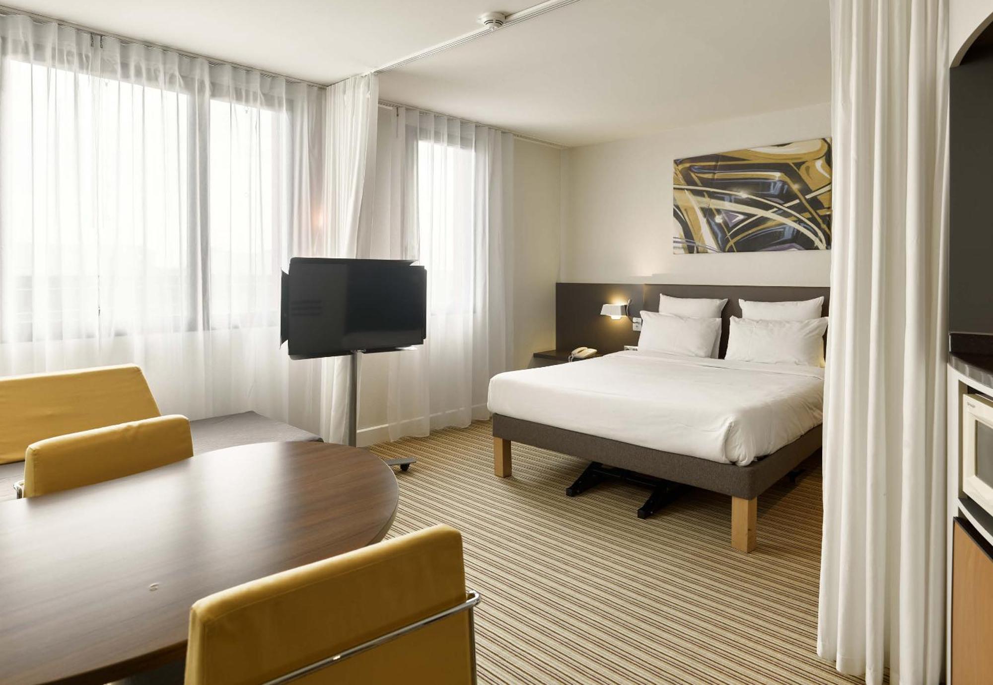 Double Room,1545698395:JPEG