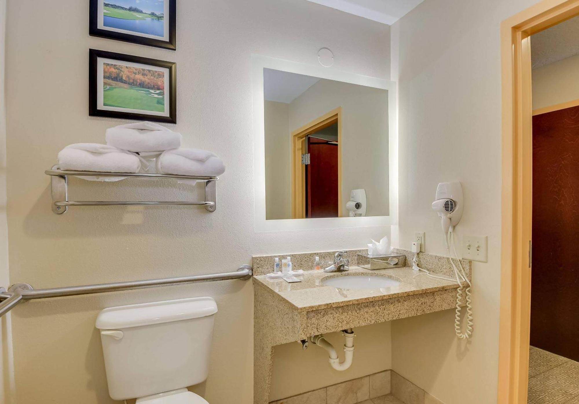 King Suite - Accessible/Non-Smoking