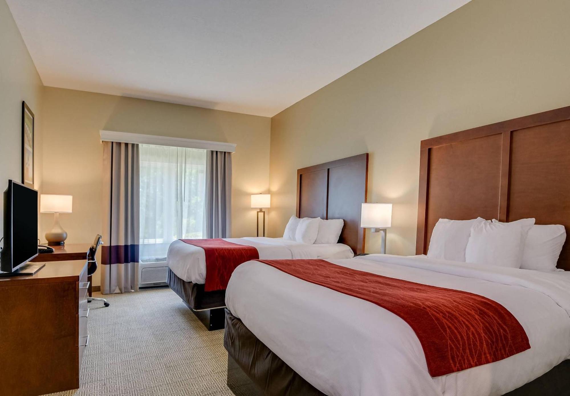 Queen Room with Two Queen Beds - Non-Smoking