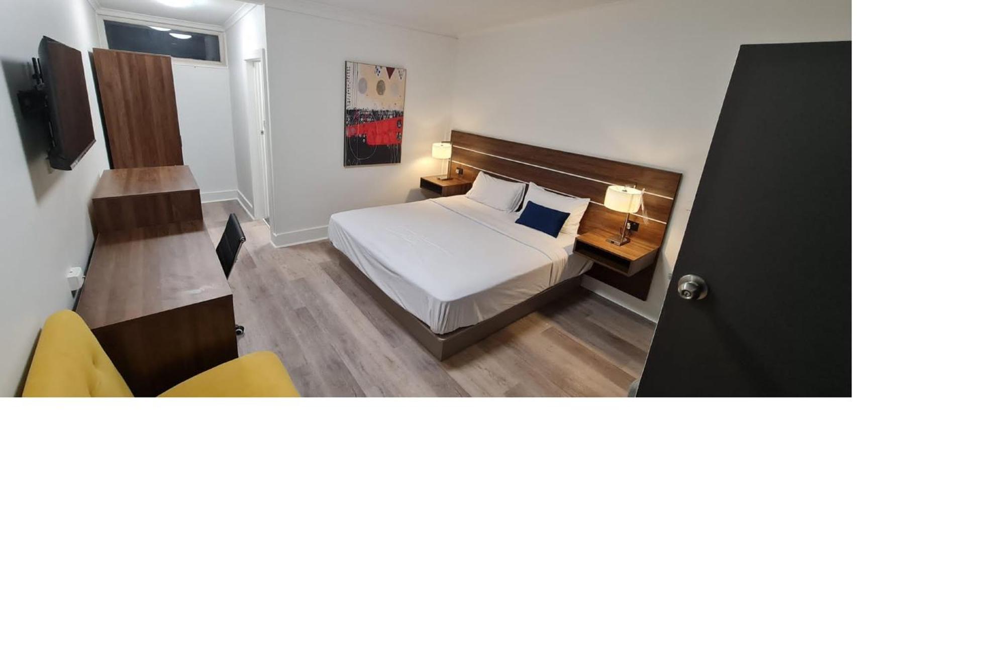 Deluxe King Room