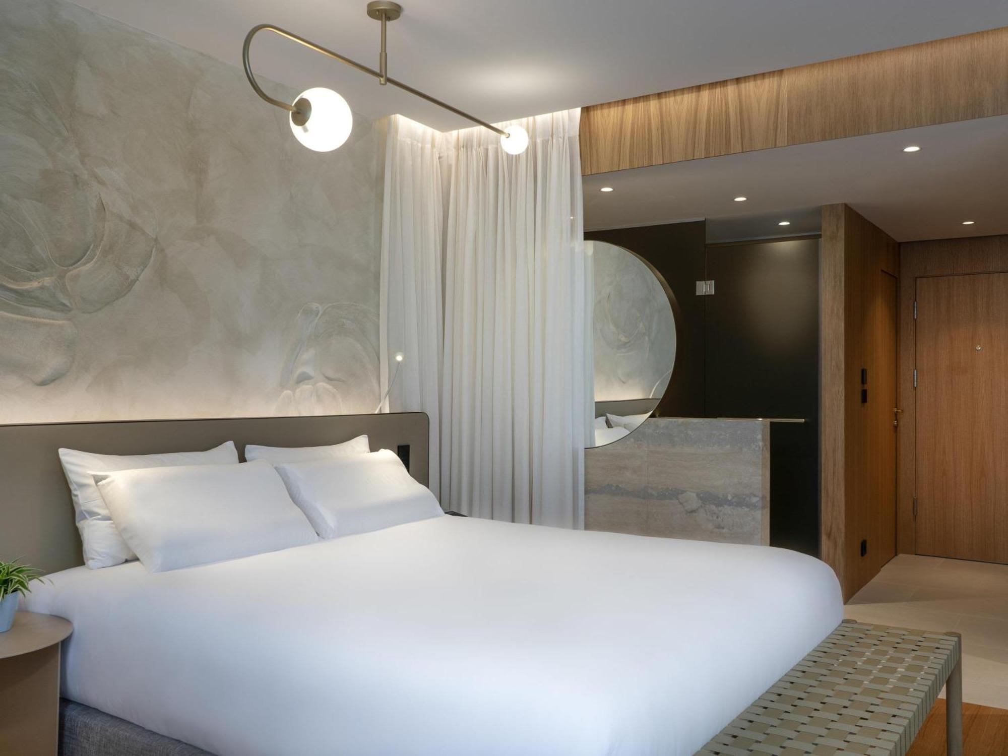 Deluxe king bed room,1771715963:JPEG