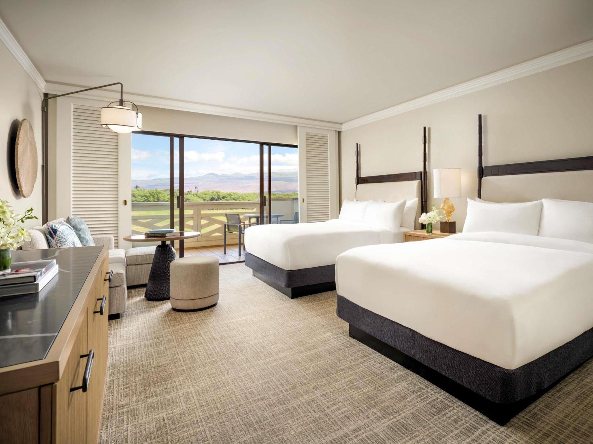 Deluxe Queen Room with Ocean View