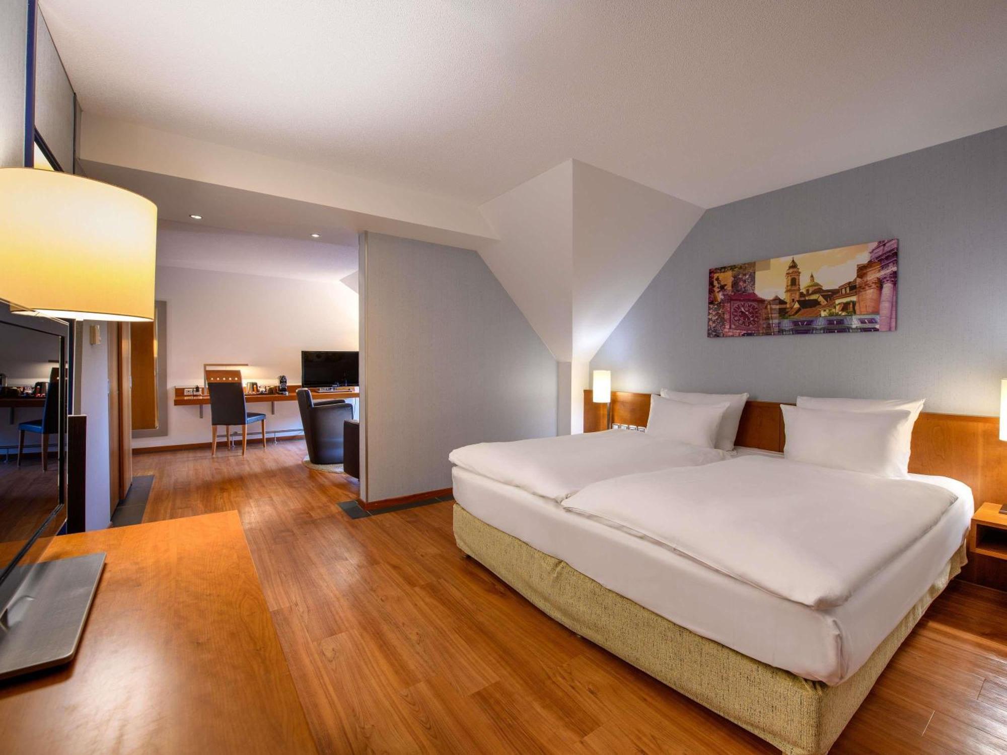 Premium King Room 200x200,1717013936:JPEG