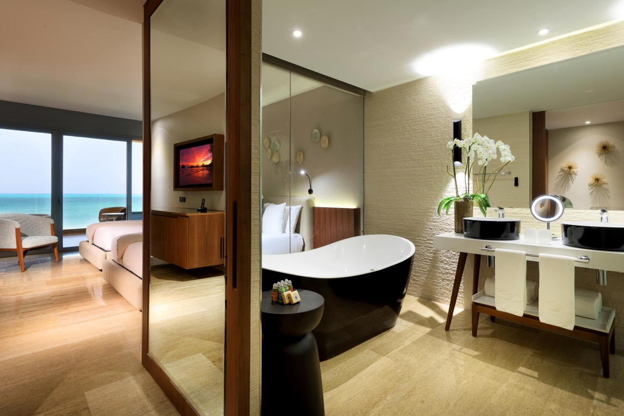 Junior Suite Pool View