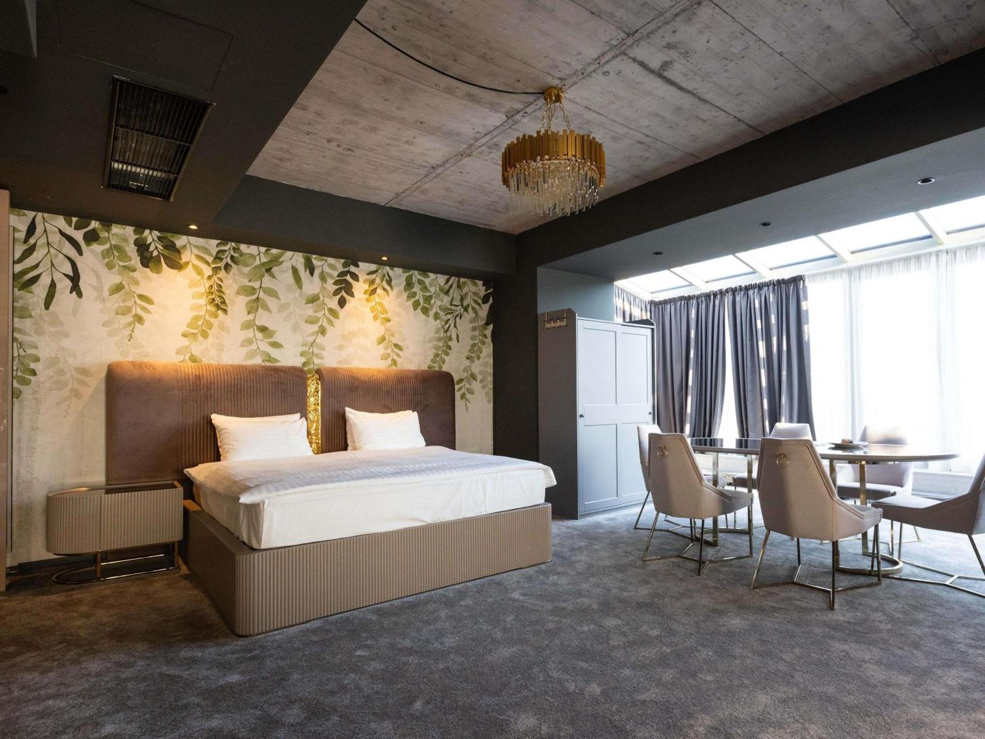 Executive King Suite with Sofa Bed