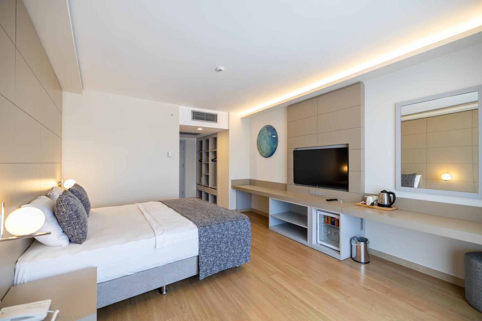 Standard Double or Twin Room Land View