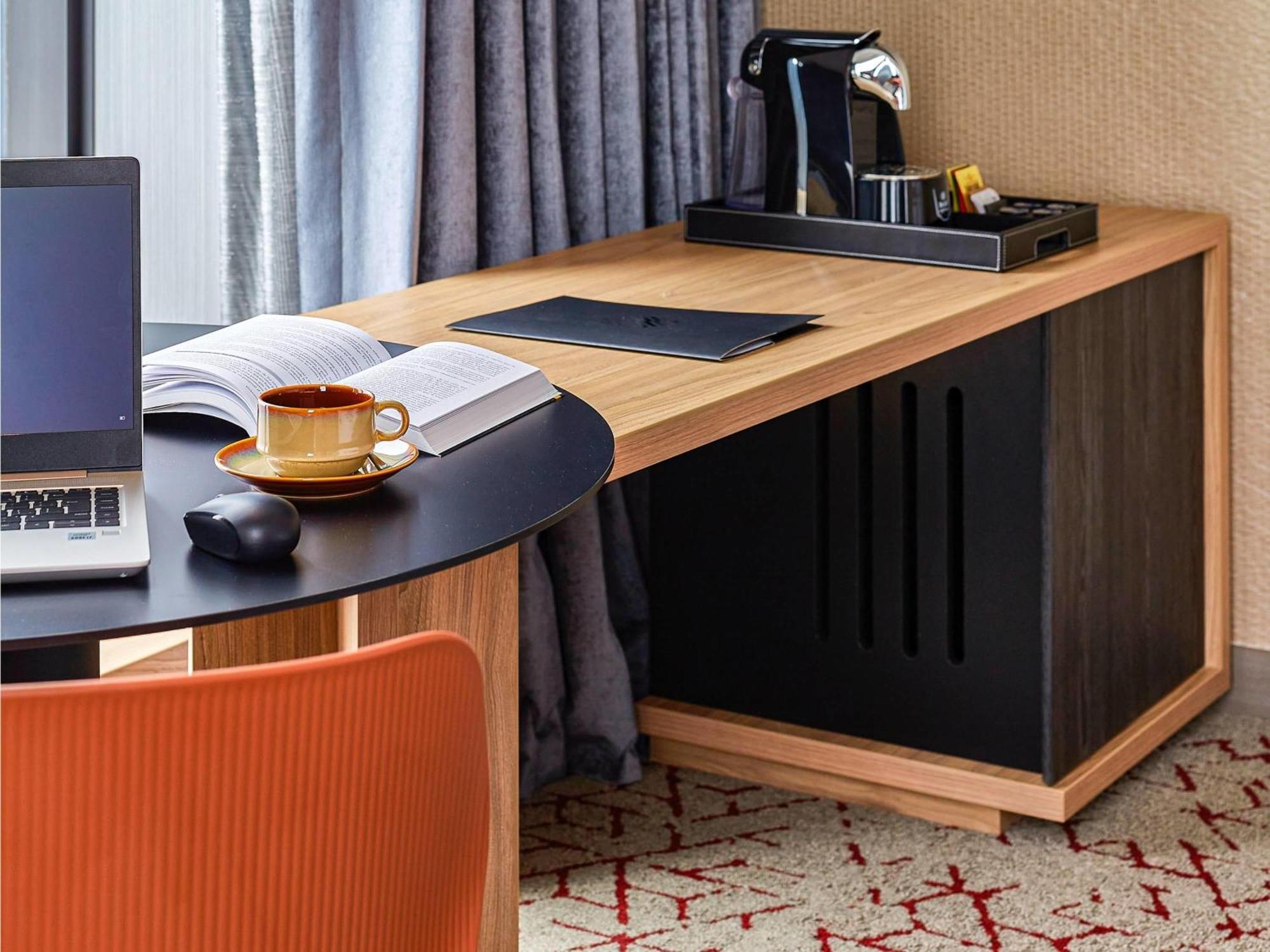 Junior King Suite with Executive Lounge access